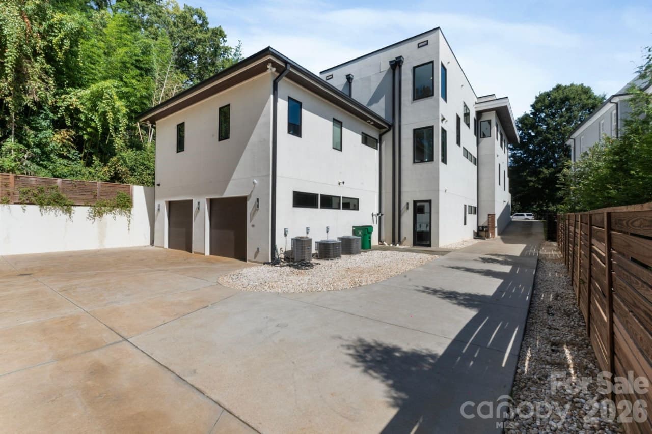 1516 Princeton Avenue photo 3