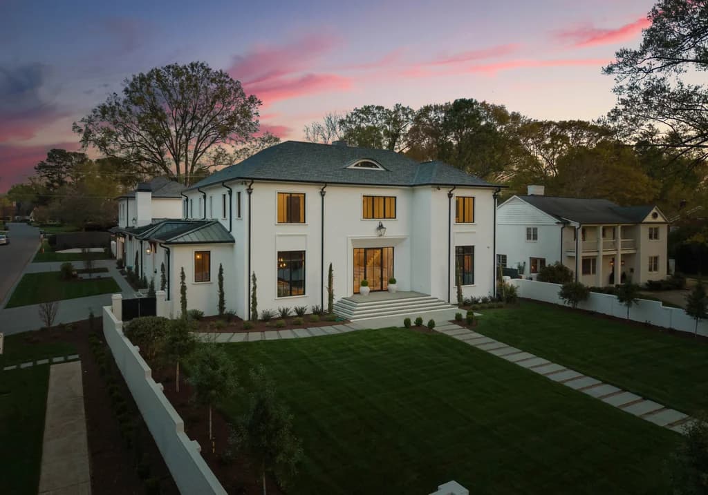 2208 Overhill Road